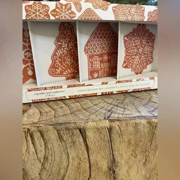 Cupcakes and Cashmere 4 Piece Holiday Gingerbread Theme Appetizer Plates - Picture 4 of 7